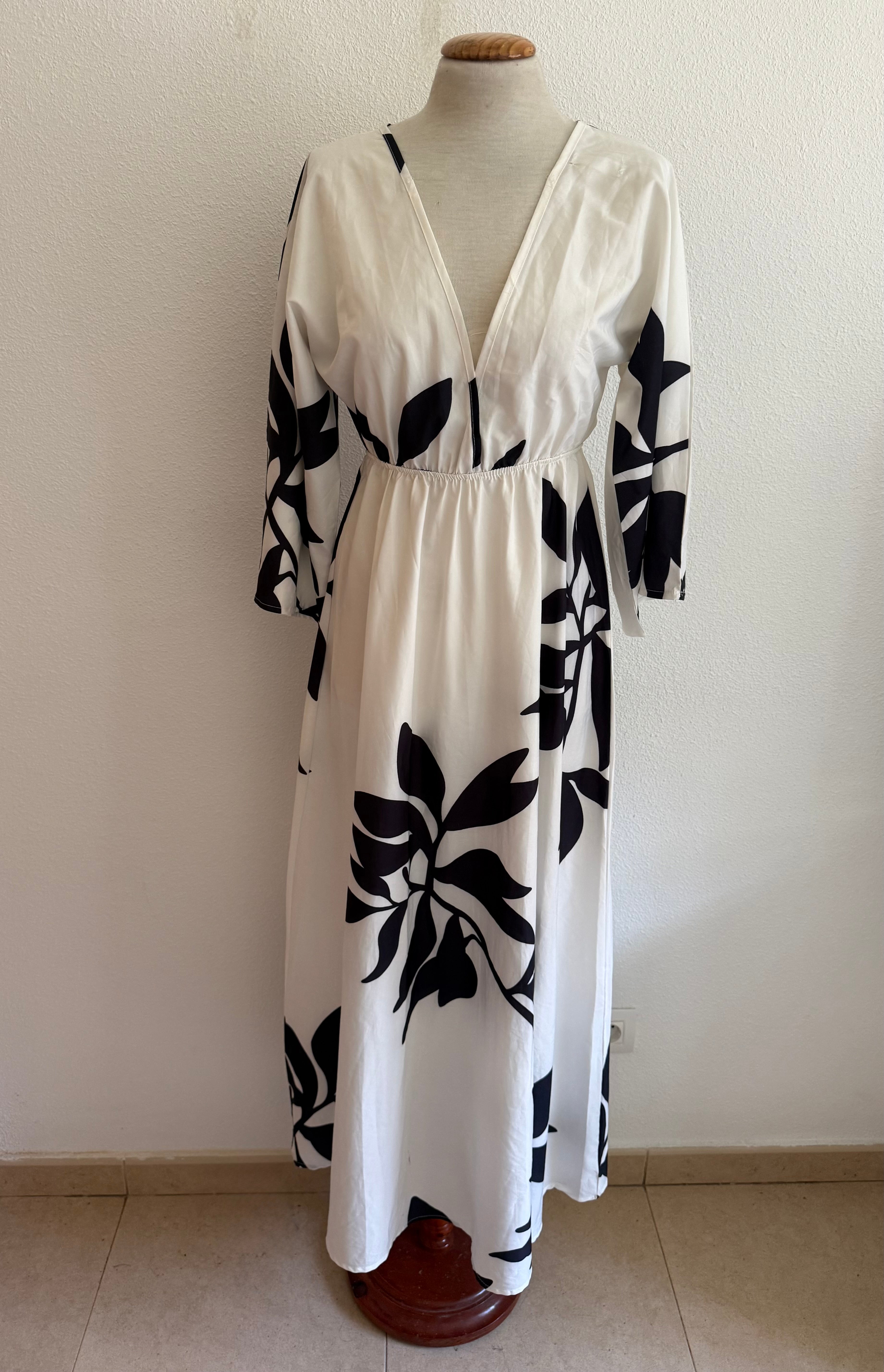 Vestido Maxi Blanco Estampado Botánico Negro